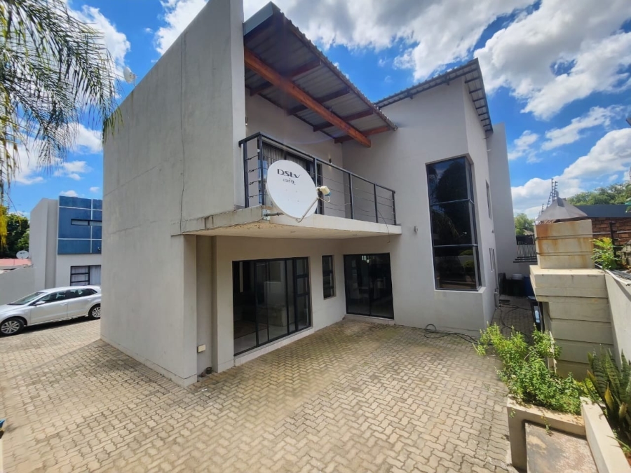 3 Bedroom Property for Sale in Rustenburg Central North West